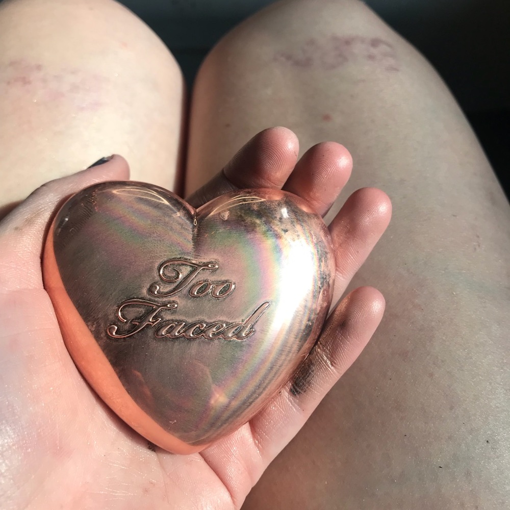 Too faced highlighter